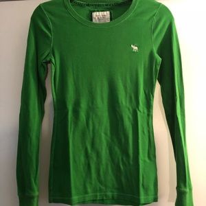 A&F GREEN FITTED STRETCH LOGO SHIRT, SZ LG